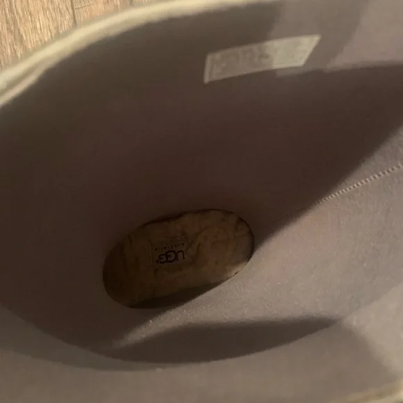 UGG rain boots - Picture 7 of 9